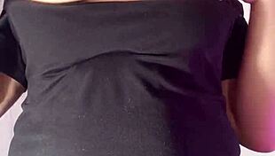 hot latina tia with giant cameltoe masturbates for nephew in tight leggings!