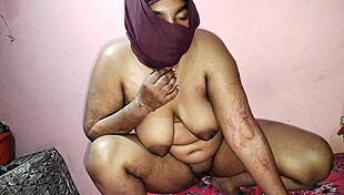 Bhabhi struggled sucking cock so she shaved it clean! 😂