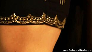 Look at this Indian goddess slowly revealing her stunning body!