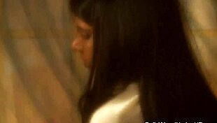 She Loves Dancing Like This