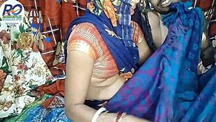 desi rashi aunty in hospital roleplay lifts saree and fingers patient