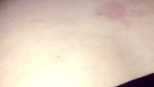 वो लंड को इतना जोरदार चूस रही है।