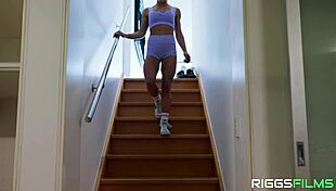 Fit Muscle Babe Fucking a Big Cock with Raw Power