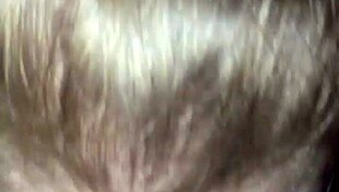 वो लंड को इतना जोरदार चूस रही है।