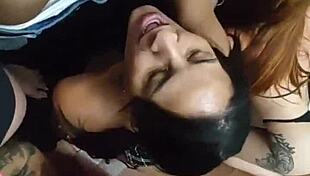 Chamamos Os Homens Da Festa Para Fazer Uma Fila De Boquete E Surra De Rola Na Cara!