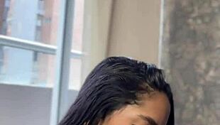 Amateur couple enjoys cock massage session