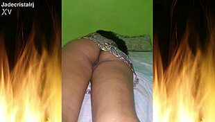 Jade teases husband with juicy Latina body moves