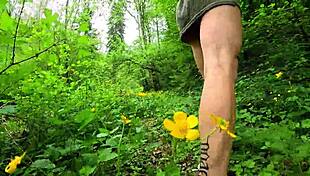 Stunning brunette with perfect culo strips while strolling through the woods