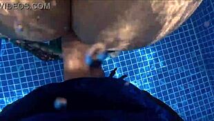 umm, sexo in water with curvy nalgona caught touchin herself in pool!