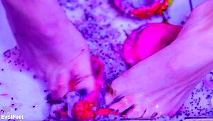 Nude Barefoot Fetish Girl Masturbates Wet Pussy to Squirting