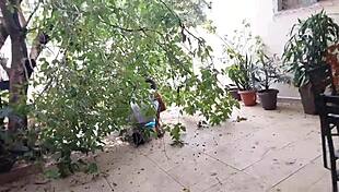 she discovers neighbor's bbc and loves anal creampie 😍