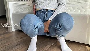 Stepmom Cum Squirt In Tight Wet Leggings