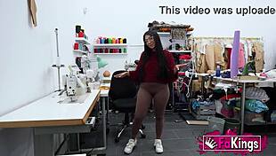 यंग बेब लारा रे अपनी क्लासेस खत्म होने पर क्या होता है दिखाना चाहती है