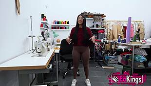 यंग बेब लारा रे अपनी क्लासेस खत्म होने पर क्या होता है दिखाना चाहती है