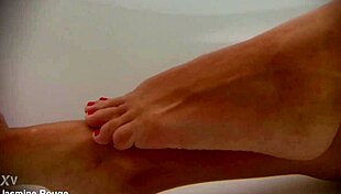 Piyavka Chehova's Big Bouncy Tits Underwater in Pool.