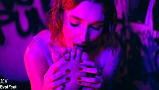 I Want To Worship Your Sexy Feet Bia Roman & Sam Quinn