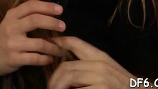 नाजुक टीन 18+ 18+ दिखा रही है टाइट पिंक होल, और देखना चाहते हो?