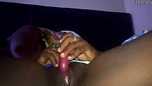 Ela Atingiu Orgasmo Apenas Com Vibrador E Carícias