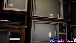 Noel Leon says, 'I'm ready to show my big boobs for the camera.'