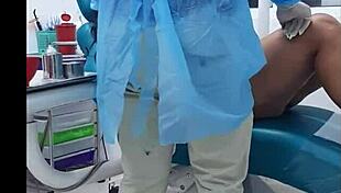 डेंटिस्ट विजिट ह्यूज कॉक मुंह में डालकर खत्म होती है