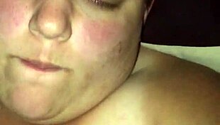 इस बीबीडब्ल्यू बेब का पार्ट वन जो टॉयज और वाइब्रेटर से अपनी हैरी चूत को फक कर रही है मस्तरबेशन के लिए