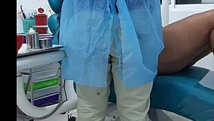 डेंटिस्ट विजिट ह्यूज कॉक मुंह में डालकर खत्म होती है