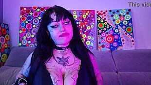 डीडब लव को कम पसंद है वो इतनी सबमिसिव गॉथ रंडी