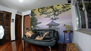 elisa ferraz in her first time at the mansion preparing for first dp