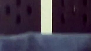 This candid video captures a hot young 18+ booty hidden in sexy clothes