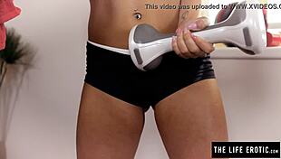 did you see that sweaty teen babe fucking the vibrator at gym