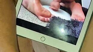 a little 18+ afternoon licking