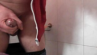 i can't stop with all this semen in the bath