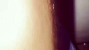 Mis amigos estaban cogiendo en los cuartos y me tuve que coger en el baño de una casa a la morrita enfiestada en una fiesta de compas