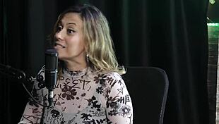 bom experimentar para saber do que gosta tem que se entender o corpo e falou dos seus projetos para lan�amentos - ang�lica morango watch on sheer red