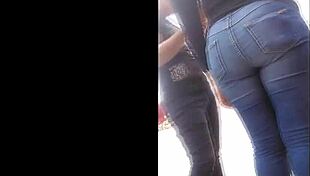 Culona En Jeans Apretados - Teen 18+ With Big Candid Ass