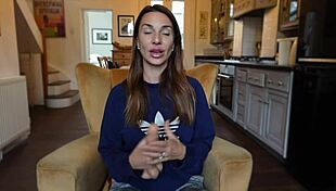 Does girth really matter in this sex tutorial with roxy fox? 🤔