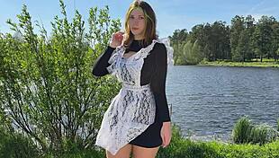 स्कूल गर्ल को समर वैकेशन से पहले मॉन्स्टर कॉक से हार्ड फक मिलता है