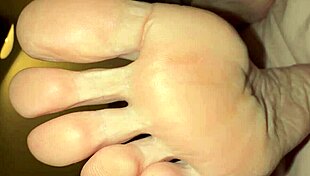 my 18-year-old stepdaughter opened webcam studio and teaches friends anal winking 😏