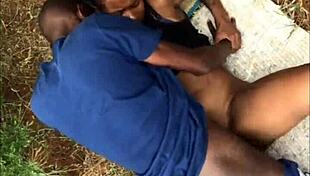 इबोनी लड़कियों की गांड पर बड़े लंडों का कम