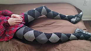 Shemale jerks off in plaid dress 😍