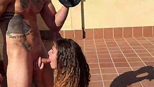 Chica Assists Gymbro in Public Workout With Hard Action!