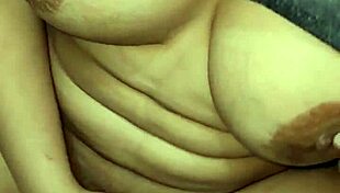 Encuentro A La Vecina Culona Masturbándose Y Me Invita A Pasarla Rico