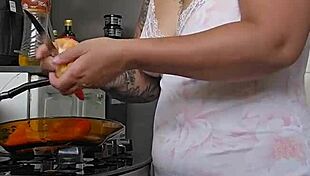 Pregnant Woman Shows Off Her Big Ass And Mature Body To Young 18+ Admirers!