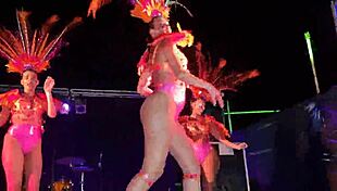 why wear pantyhose and stockings on that big ass?