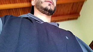 I come home from exercising and take advantage of being alone to masturbate deliciously