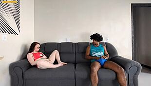 Si Masturba Na Frente De Homem Maduro Pra Ter Sua Buceta Fudida Mais Ele Nao Tem Coragem Porque Seu Pau E Muito Grande