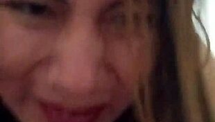 Chica trans moans suggestively as she enjoys anal pleasure