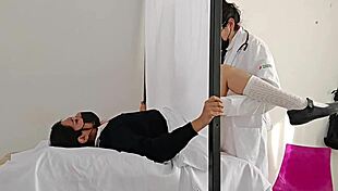 Doctor Checkup Ke Dauraan Advantage Leta Hai, Nearly Caught.