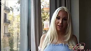 You are my new neighbor, let's tease and roleplay sex 😘