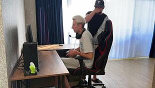 Beautiful Teen 18+ Deprived Cute Boy Of Virginity, Stepfather Made Her Squirt